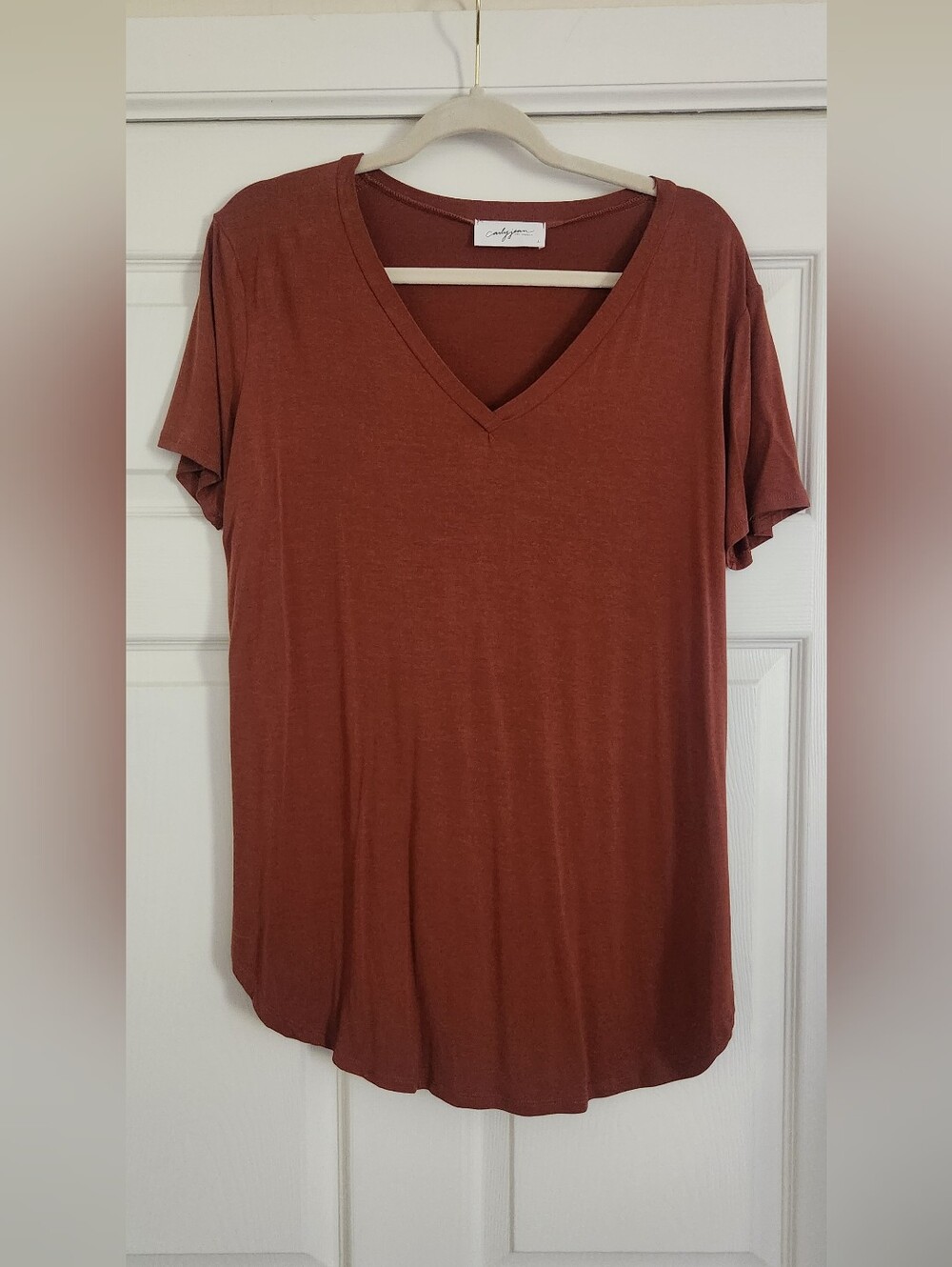 CJLA Basics V-neck T-shirt